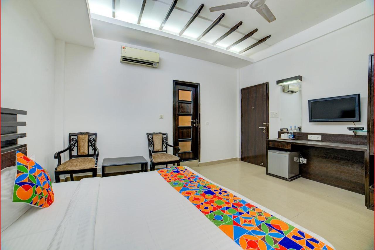 Fabhotel Exotica Greenpark Ню Делхи Екстериор снимка