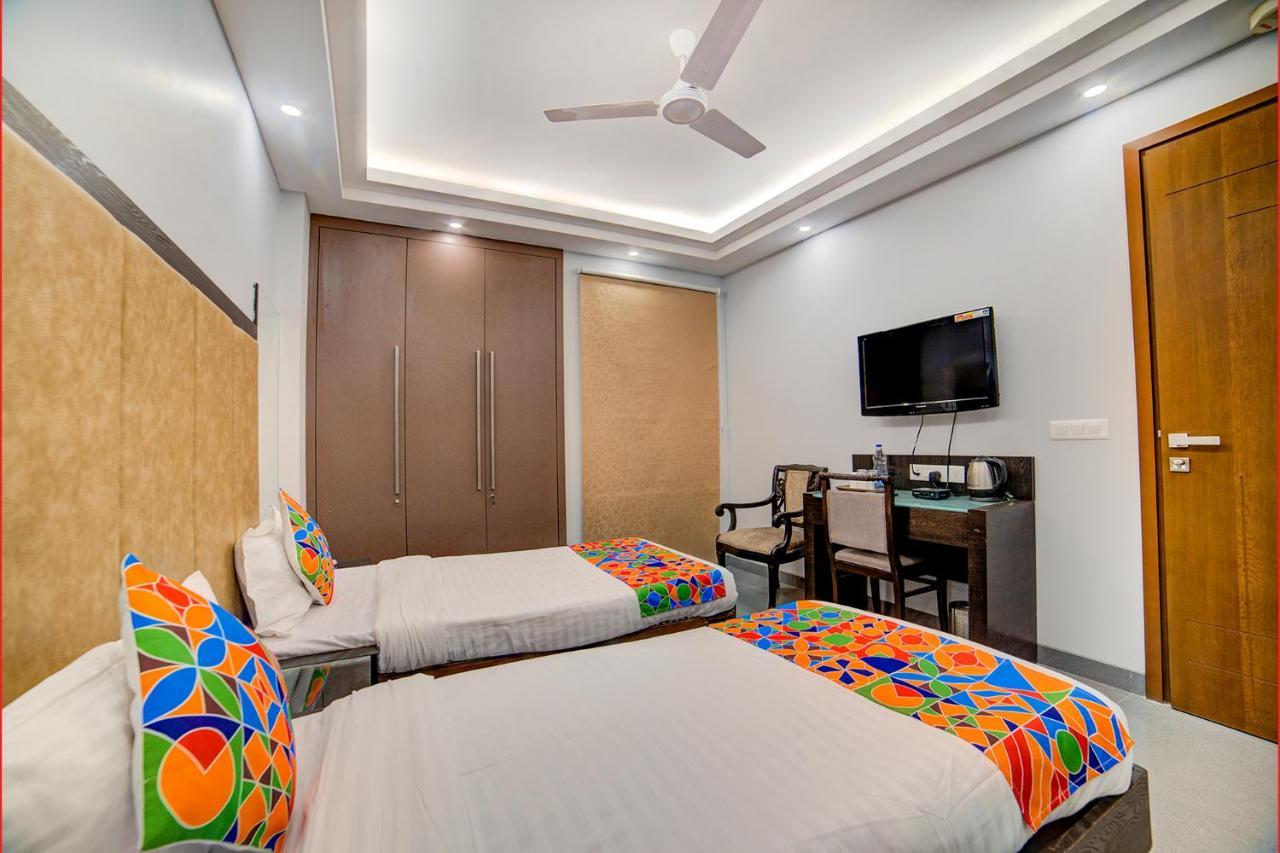 Fabhotel Exotica Greenpark Ню Делхи Екстериор снимка