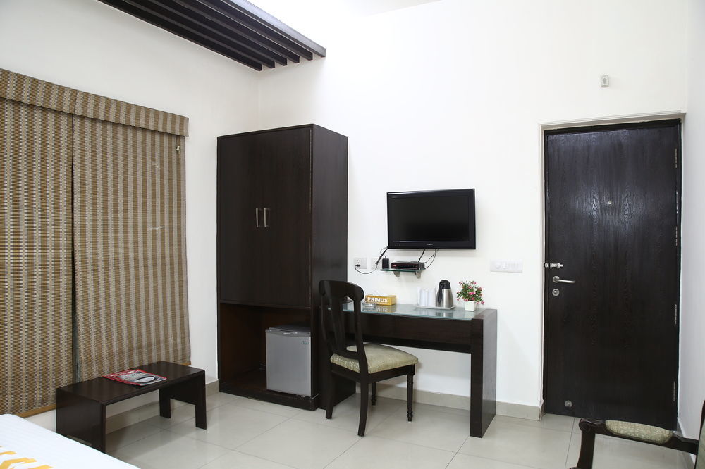 Fabhotel Exotica Greenpark Ню Делхи Екстериор снимка