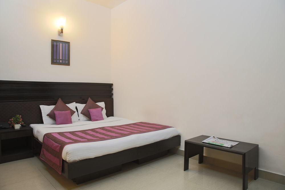 Fabhotel Exotica Greenpark Ню Делхи Екстериор снимка