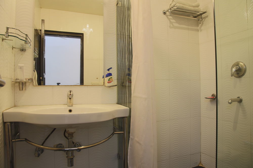 Fabhotel Exotica Greenpark Ню Делхи Екстериор снимка