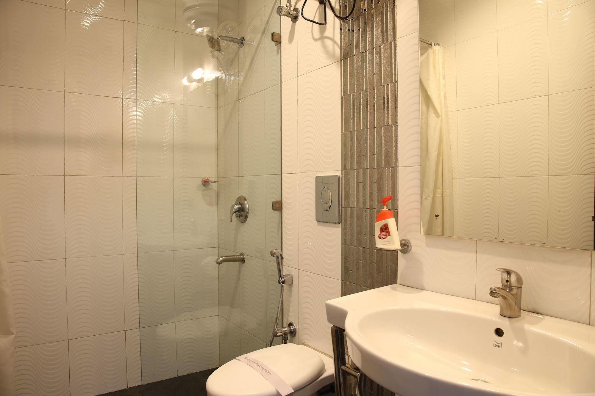 Fabhotel Exotica Greenpark Ню Делхи Екстериор снимка